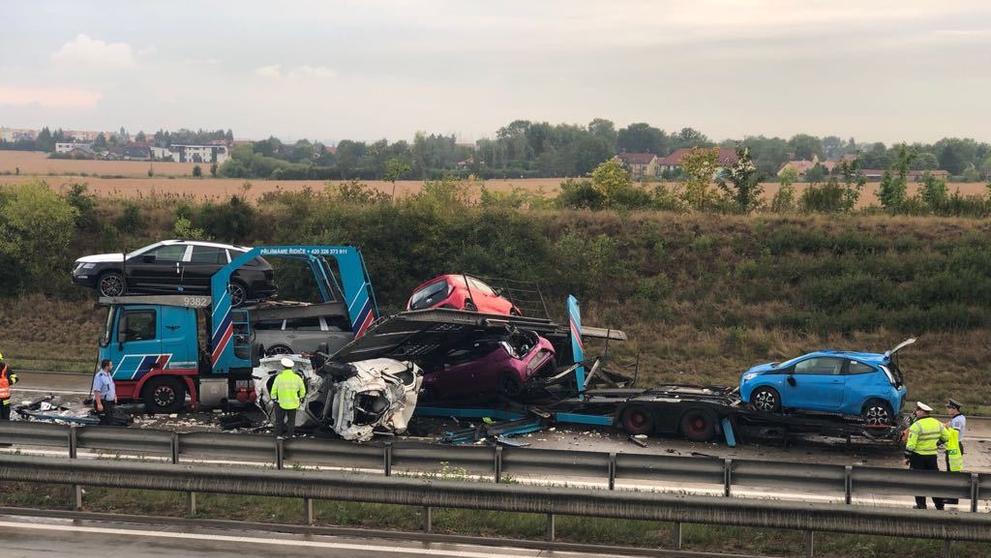 Nehoda tří kamionů na Pražském okruhu - 5