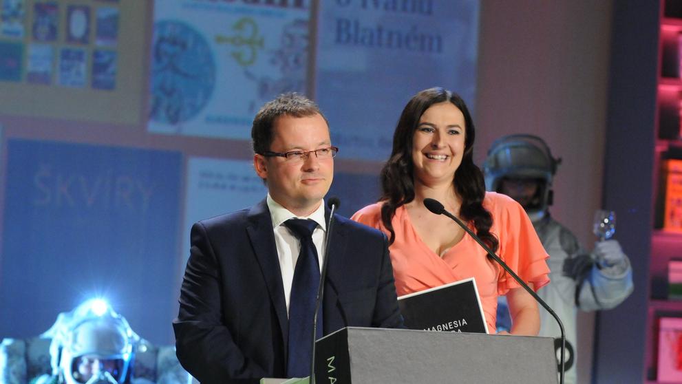 Markéta Šichtařová a Vladimír Pikora na knižních cenách Magnesia Litera, 2015 (2)