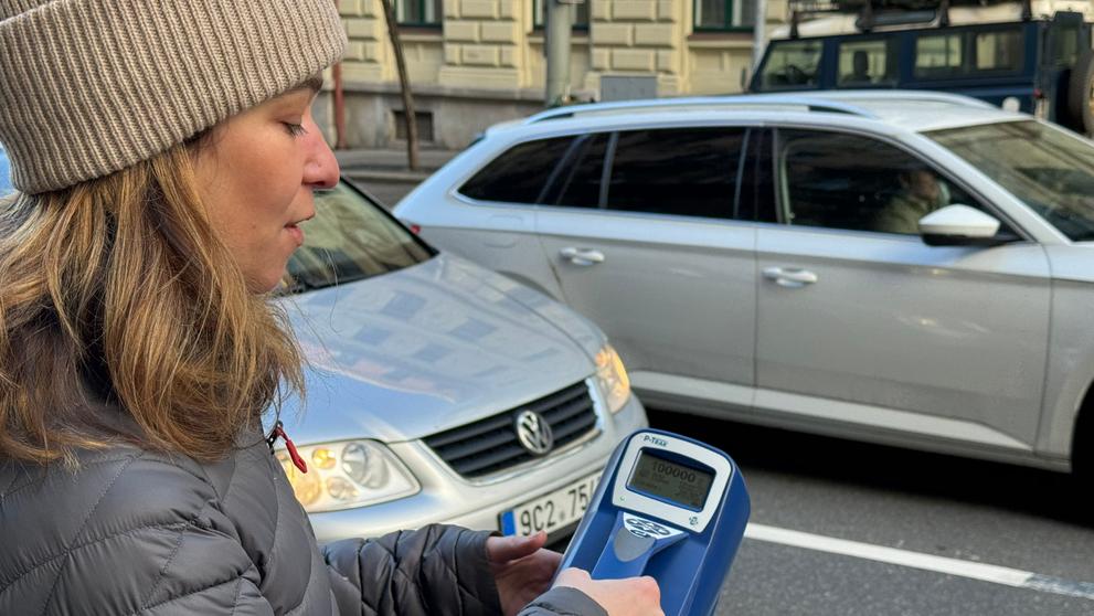 Experti z organizace Senzorvzduchu měřili kvalitu ovzduší v Praze