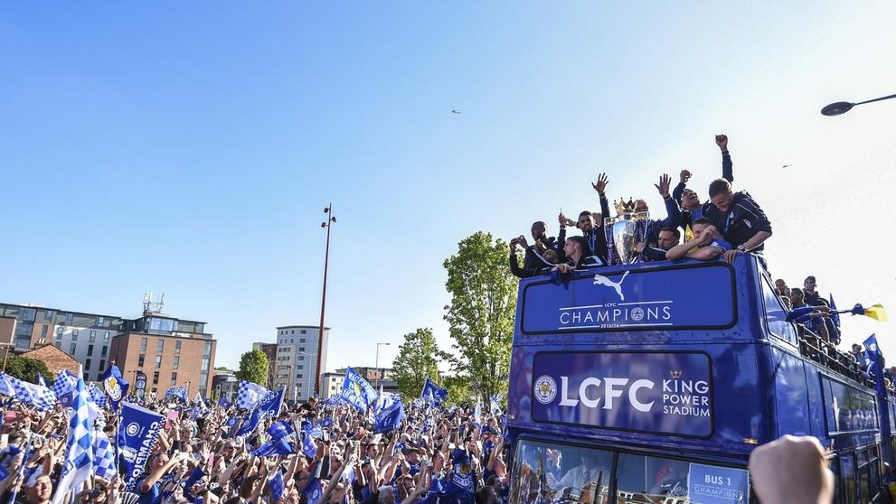 V Leicesteru slavili senzační titul v Premier League - 12