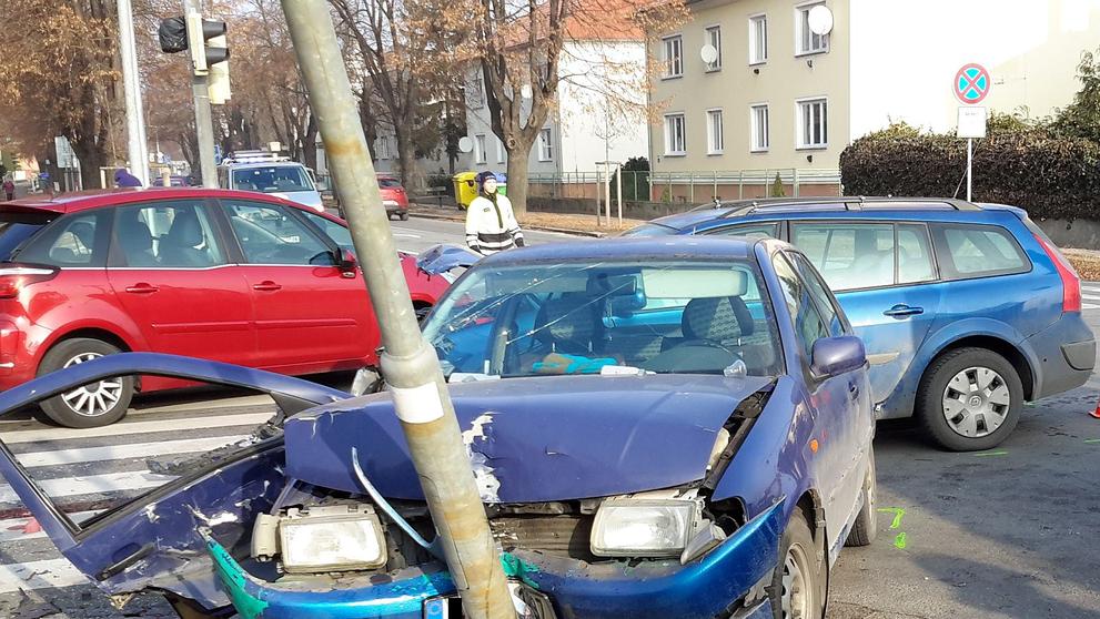 Vážná nehoda na křižovatce v Kroměříži