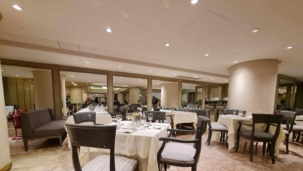 Letecká společnost jim zajistila luxusní hotel