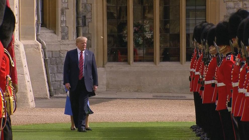 Donald Trump a královna Alžběta II. - 10