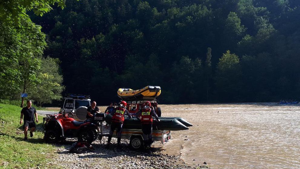 Převrácený raft na Dunajci - 2