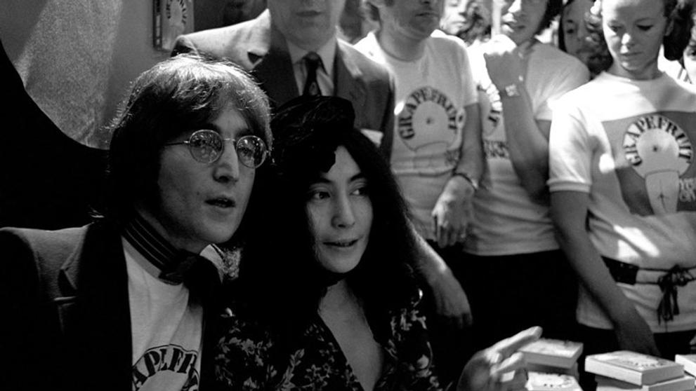 John Lennon s manželkou