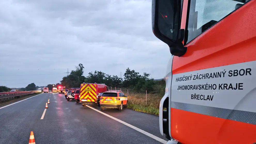 Nehoda autobusu u Hustopečí