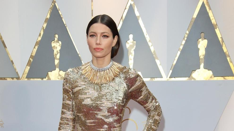 Móda z Oscarů - Jessica Biel
