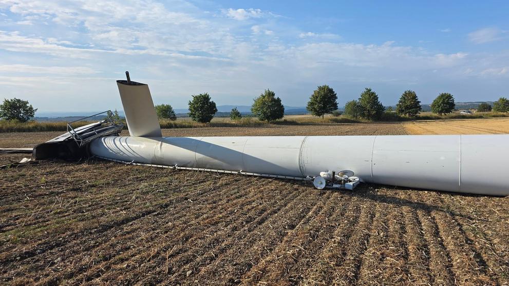 Pád větrné elektrárny na Potštátsku