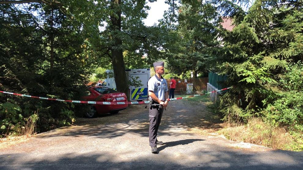 Muž podezřelý z vraždy v Kamenici se nedaleko místa činu zastřelil - 2