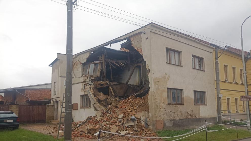 Déšť poškodil statiku domu, Zlínsko (3)