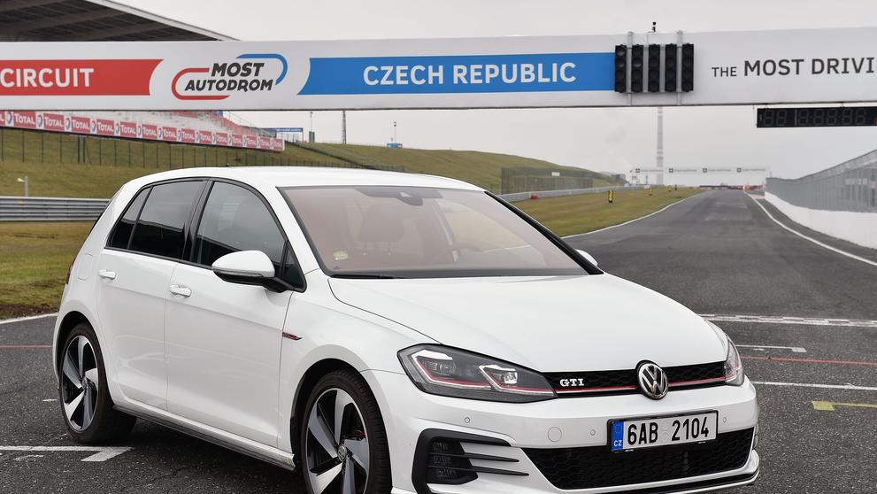 Volkswagen Golf GTI - 2