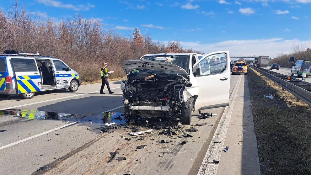 Dopravní nehoda na D1, km 330,6 směr Olomouc (3)