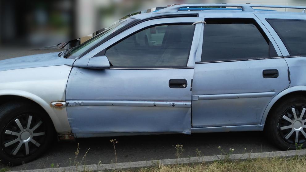 Auto ve velmi špatném technickém stavu v Ostravě-Porubě - 3