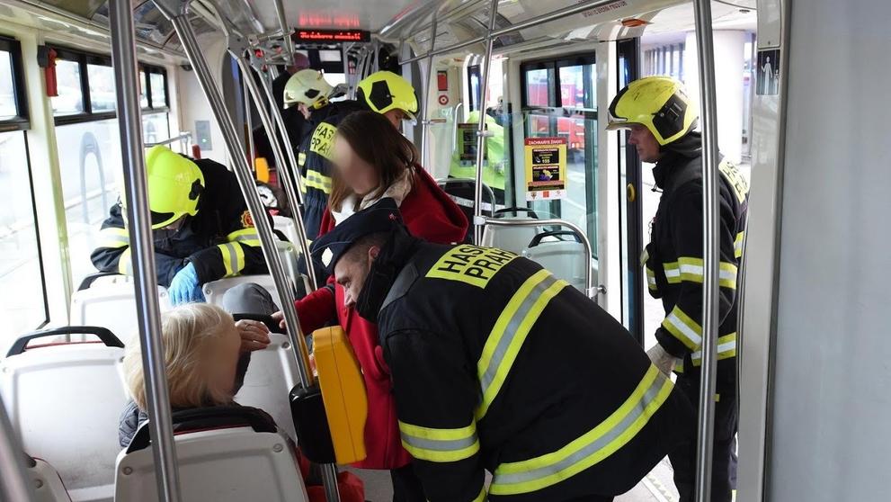Sražené tramvaje v Praze u Tančícího domu - 1