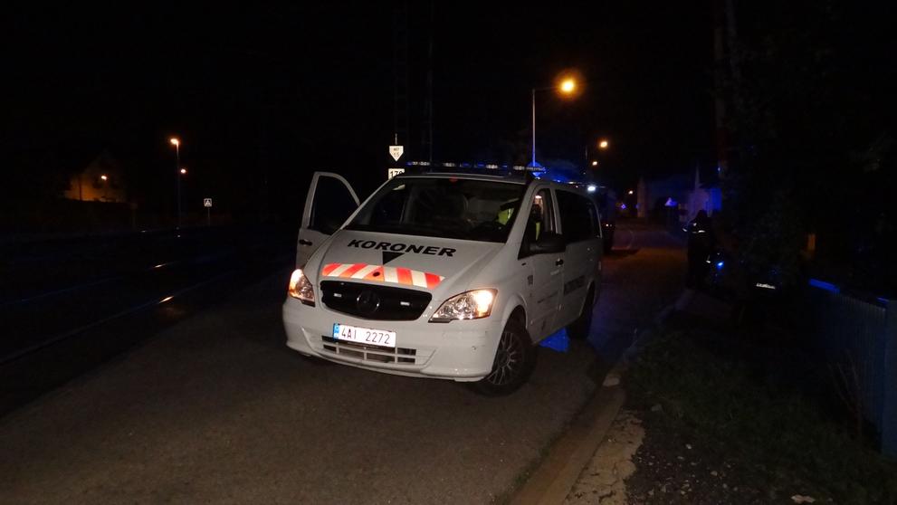 Nehoda se stala na přejezdu kousek od místa, kde skočila pod vlak zpěvačka Iveta Bartošová
