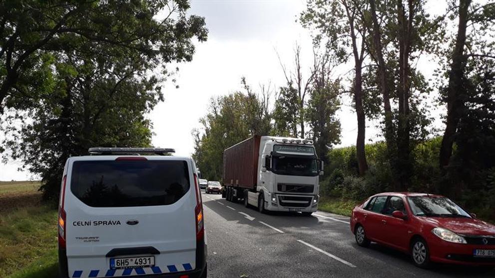 Cizinci řídili dopravu bez pracovního povolení - 2
