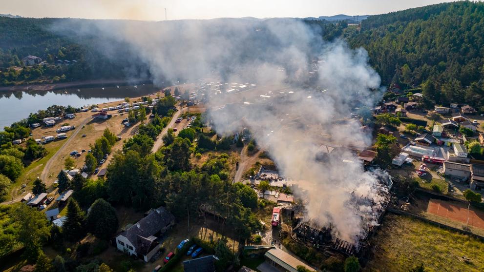Požár restaurace v kempu u Orlíku