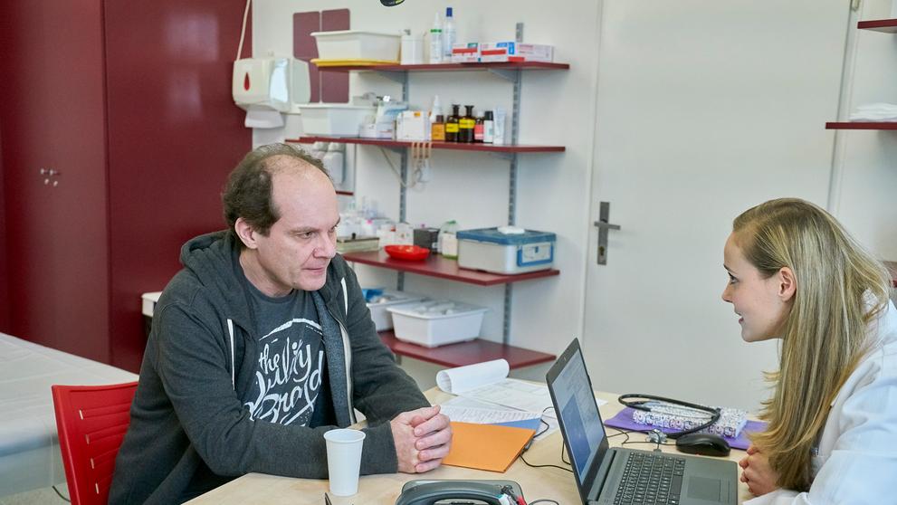 Vážné onemocnění Bedřicha Lišky v Ulici - 2