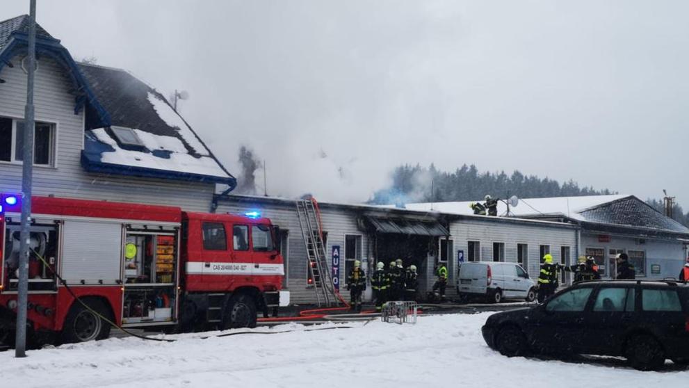 Požár autodílny v Jablonci nad Nisou (3)
