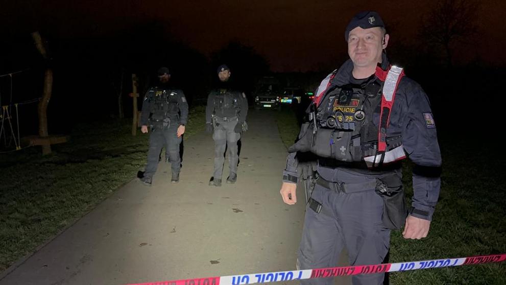 Policie vyšetřuje nález tří těl (3)