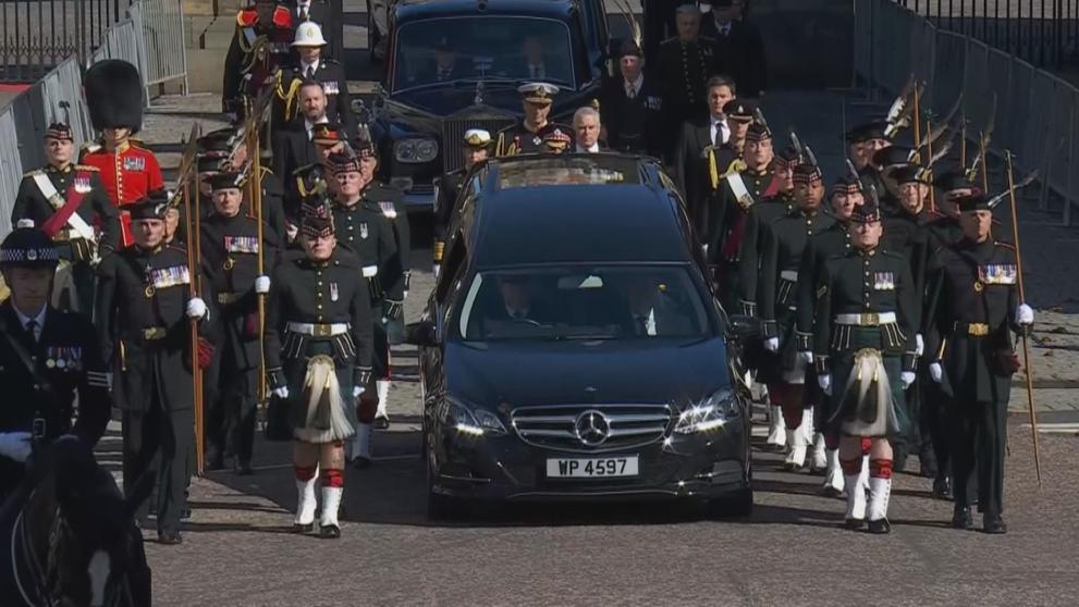 Průvod se zesnulou královnou Alžbětou II. v Edinburghu