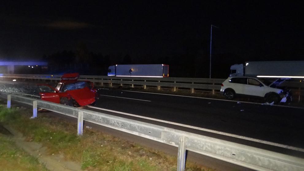 Náraz odhodil stojící auto asi osmdesát metrů dopředu