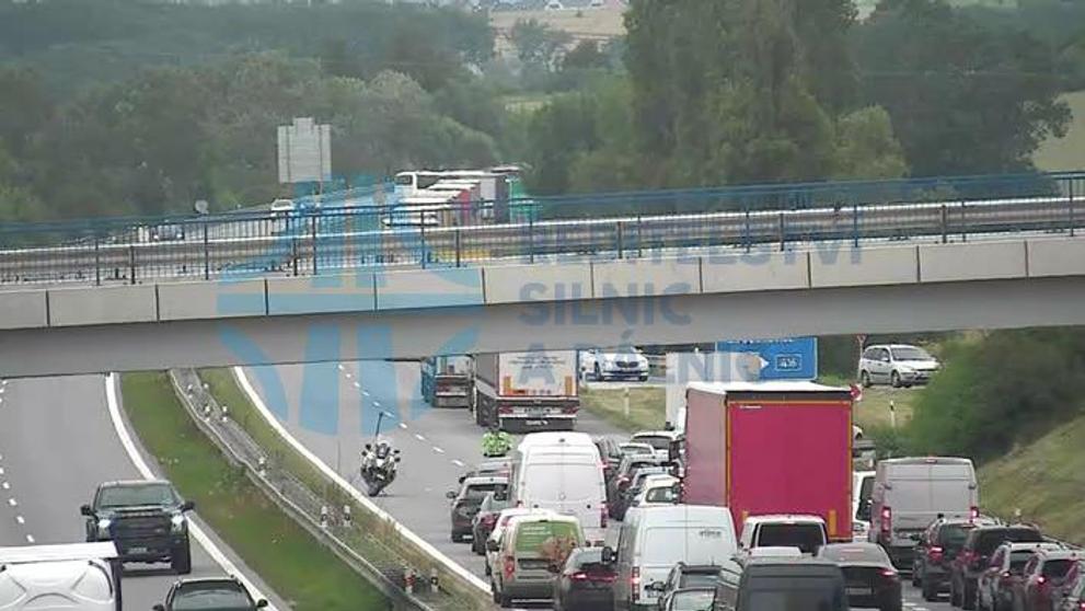 Dopravní nehoda na D2 (1)