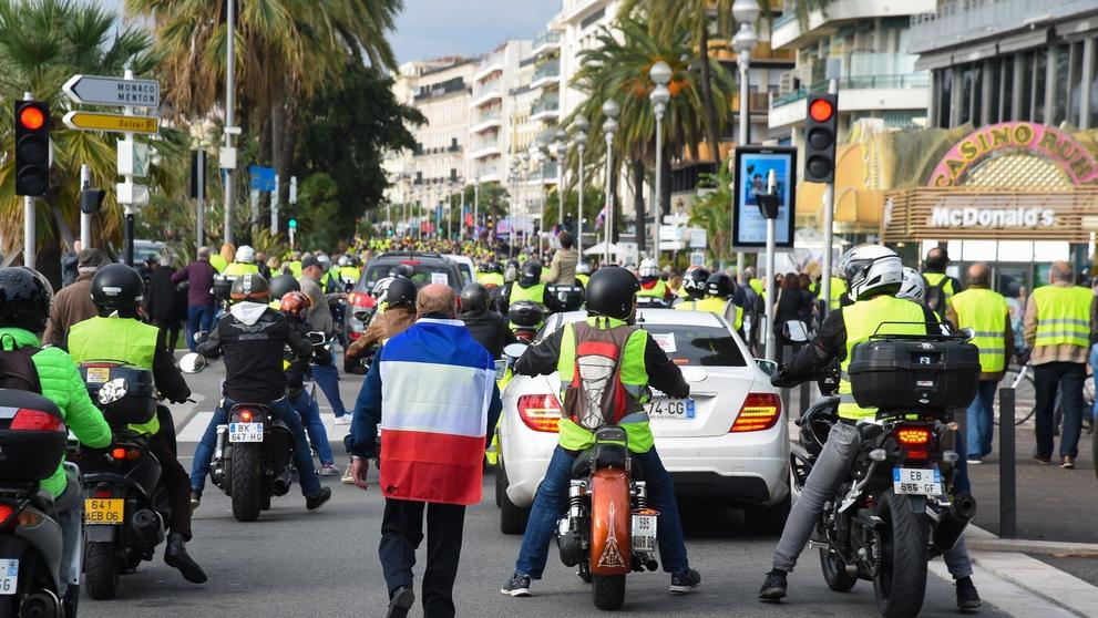Ve Francii vypukly masivní demonstrace - 5