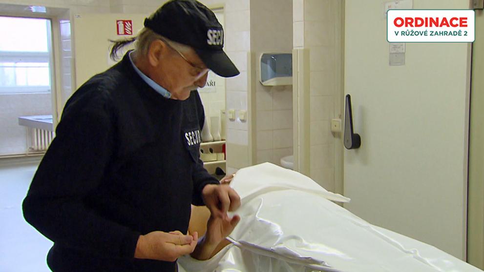 Ordinace: Koliha okrádá mrtvé