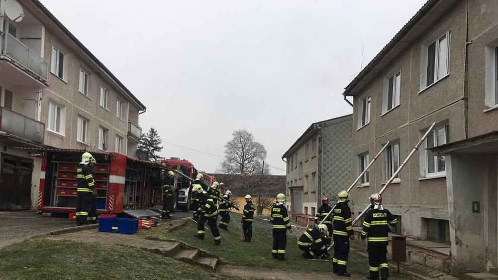 Exploze propanbutanové láhve v bytě v Drahotíně - 1