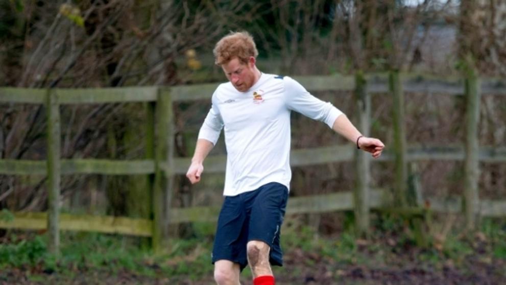 Princové William a Harry při charitativním fotbalovém zápase - 3