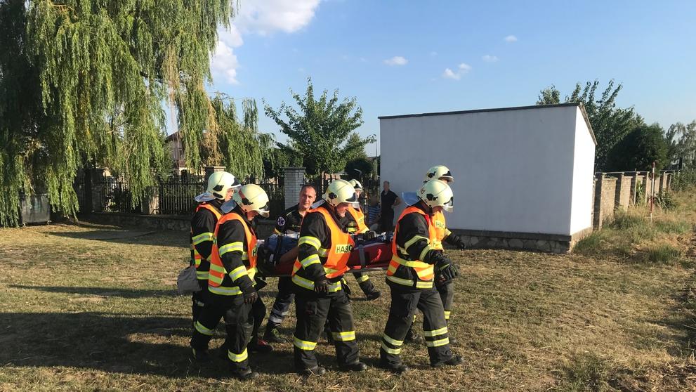 Při čelní srážce na Kolínsku se zranilo pět lidí - 16