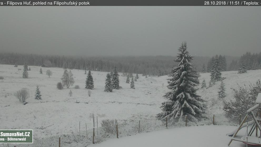Na Šumavě v noci na neděli napadlo přes 10 cm sněhu - 12