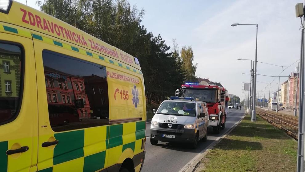 V Plzni na přechodu auto srazilo dva cizince - 2