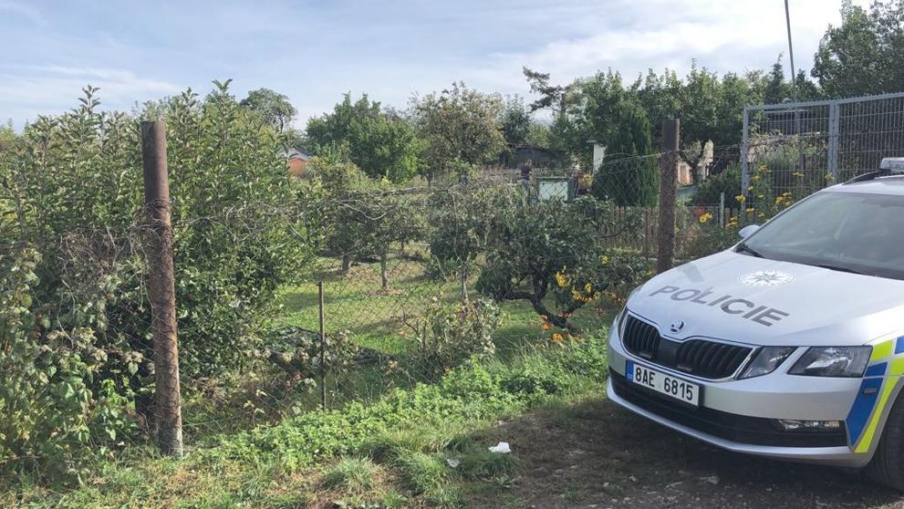 Po požáru v chatové oblasti v Praze bylo nalezeno lidské tělo - 5