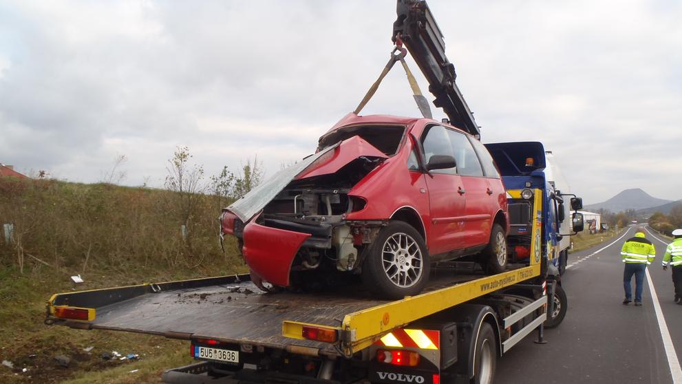 Dopravní nehoda osobního a nákladního auta u Loun - 3