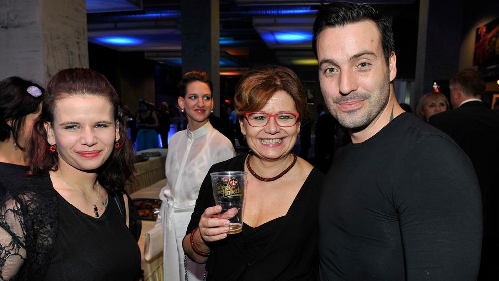 Ivana Andrlová s dcerou Michaelou a Václav Noid Bárta, 13. 10. 2016 premiéra Bonnie and Clyde 2