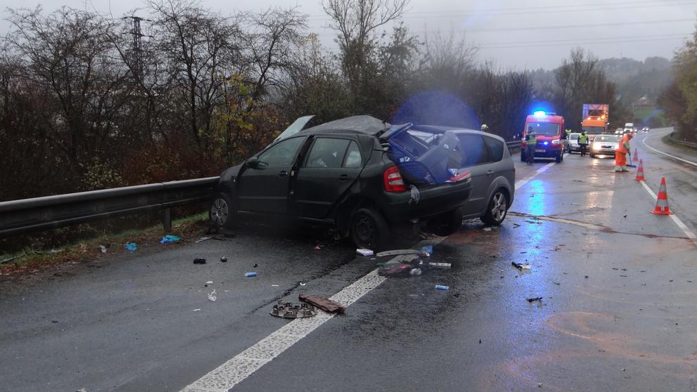 Na Benešovsku se srazila dvě auta - 1