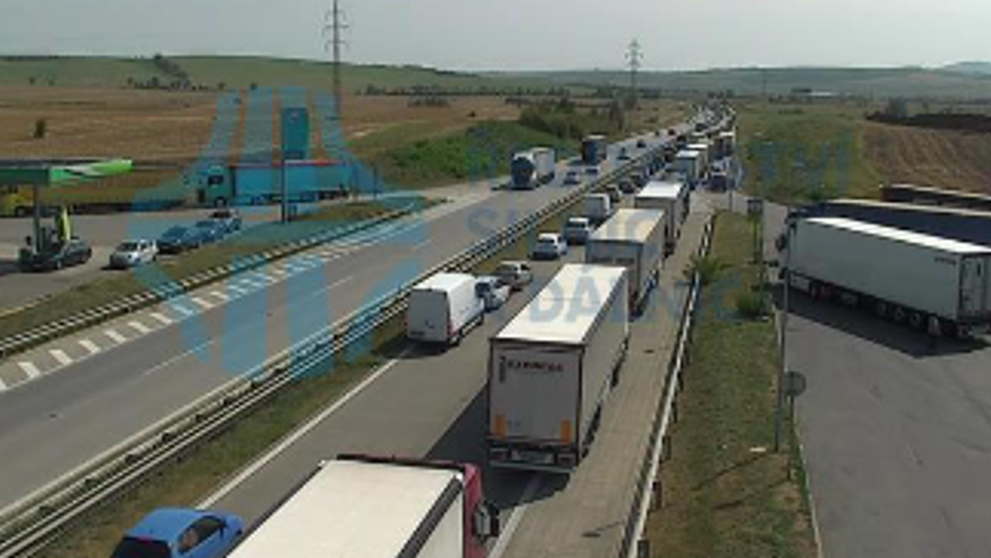 Kolona na dálnici D2