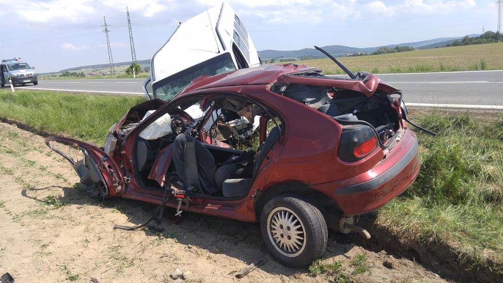 Nehodu dodávky s autem na Plzeňsku nepřežili dva lidé