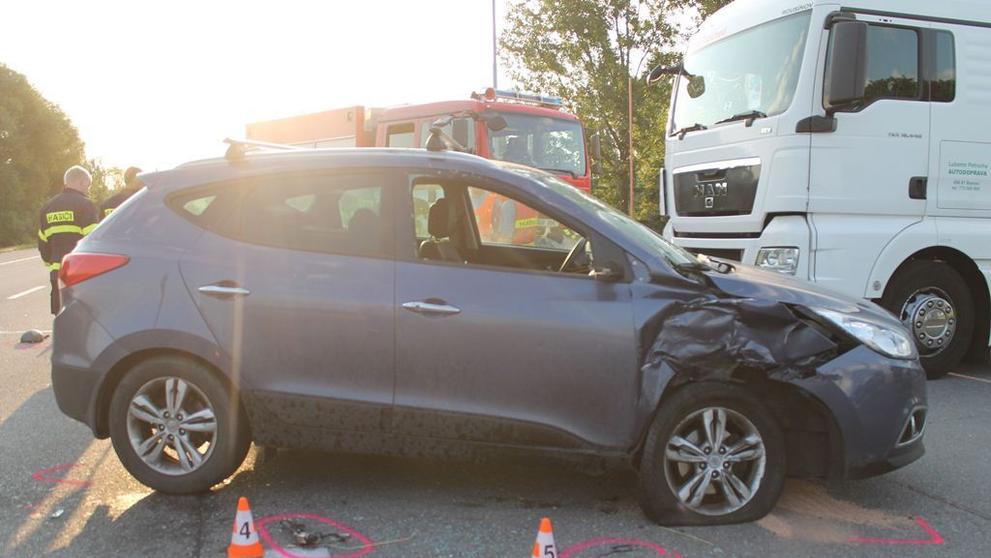 Nehoda motorkáže s osobním automobilem ve Bzenci - 3