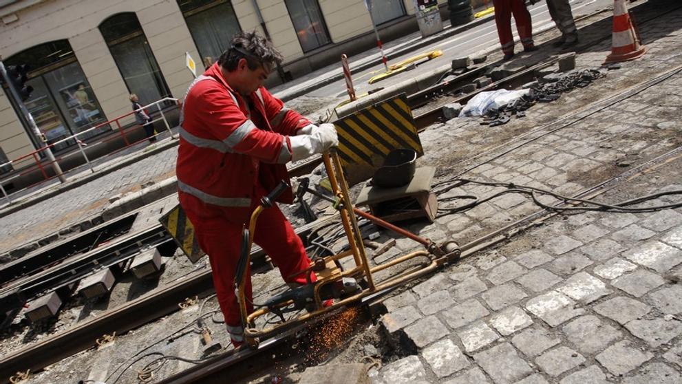 Výluka tramvajové trati-9
