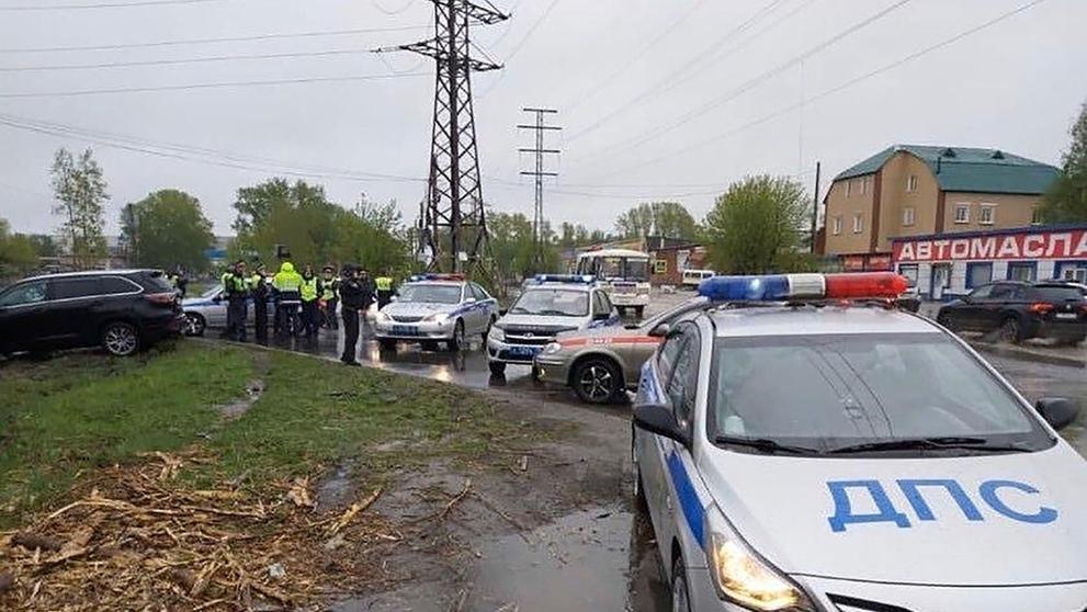 Desetiletý chlapec z Ruska vezl svoji mladší sestru v otcově autě, jel rychlostí až 100 km/h - 2