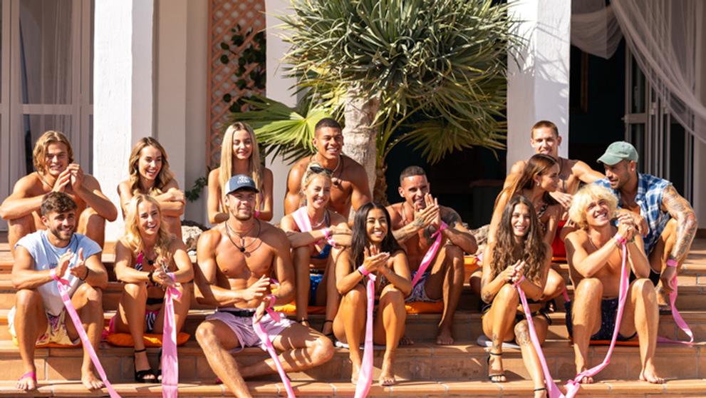 Love Island (1)