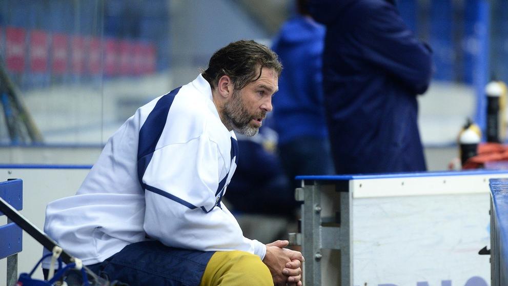 Jaromír Jágr mrzna na stadionu v Kladně