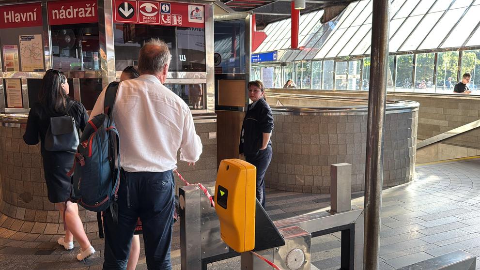 Nehoda v pražském metru