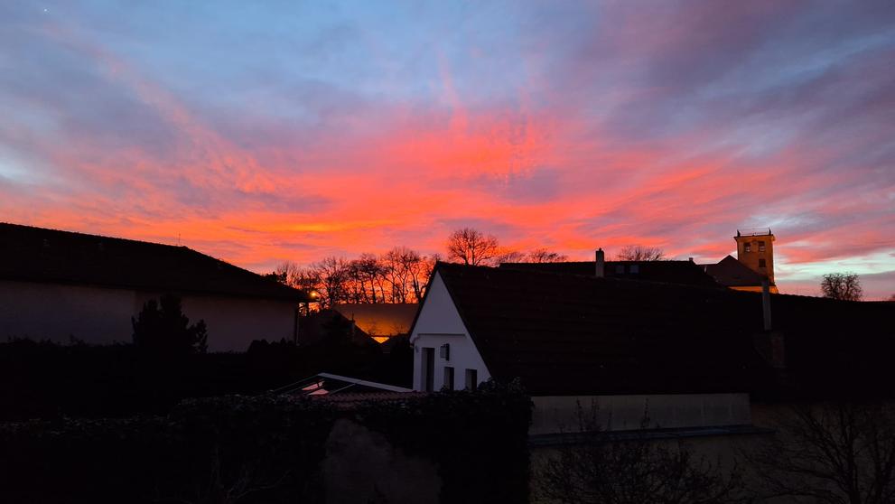 Nebeská podívaná nad Prahou
