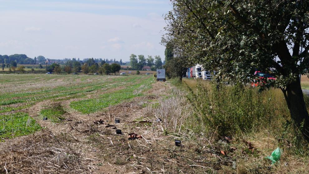 Smrtelná nehoda motorky s kamionem u Hradce Králové