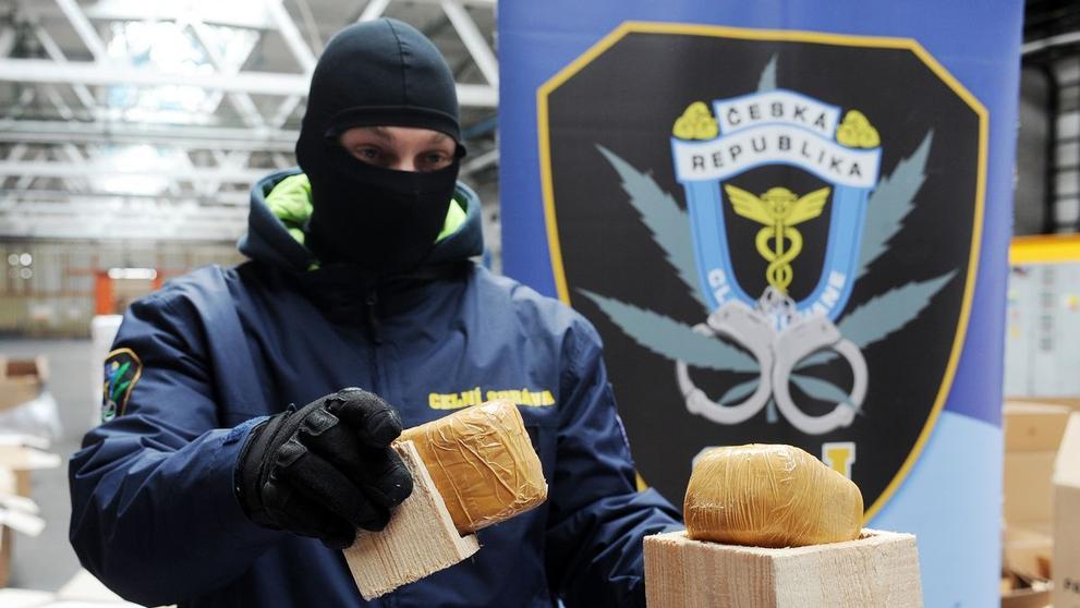 Odhalení 182 kilogramů heroinu - 11