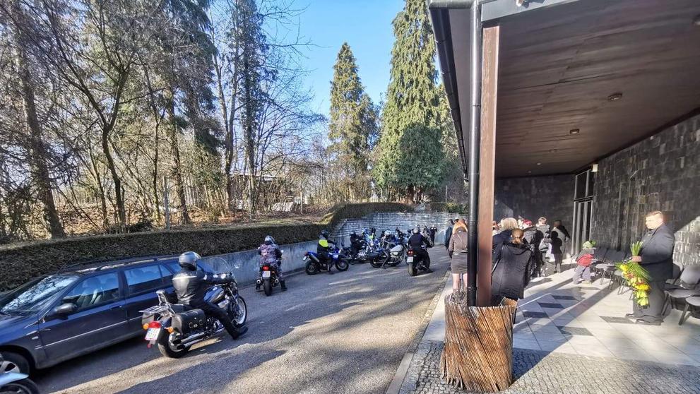 Motorkáři uctili památku Tomáše, který zemřel při čištění septiku - 2